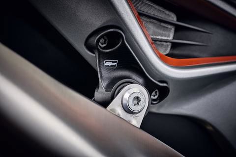 Support d'échappement noir Evotech Performance KTM 790 Duke '18-22