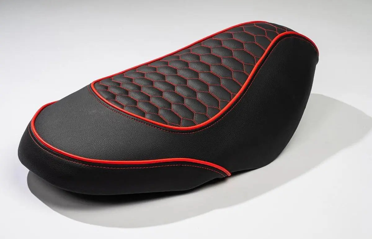 Selle personnalisée noire et rouge | Piaggio Zip II/ZIP SP