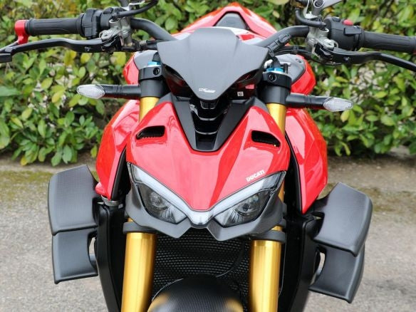 ENSEMBLE D'AILETTES LATÉRALES CNC RACING DUCATI STREETFIGHTER V4 / S / SP2 2020-2023