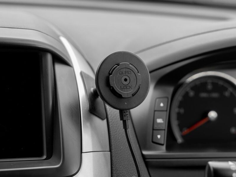 Support de téléphone pour tableau de bord QUAD LOCK MAG