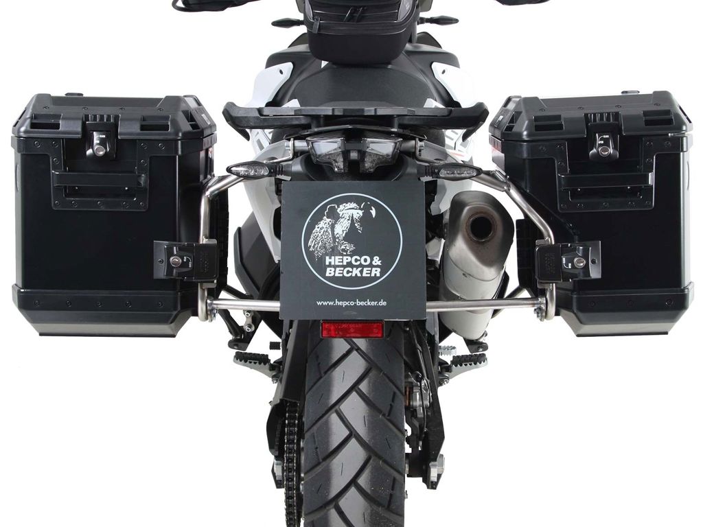 Ensemble de valises Hepco&amp;Becker 'Cutout' avec porte-bagages en acier inoxydable et valises Xplorer BLACK KTM 890 Adventure '21-