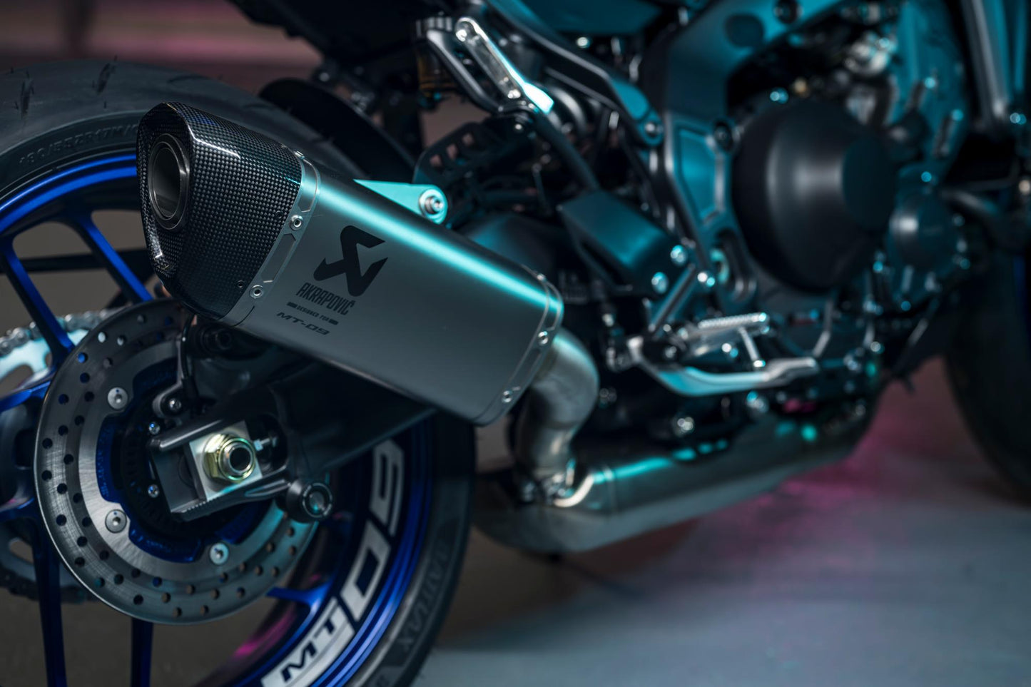 Système d'échappement complet Akrapovič pour MT-09