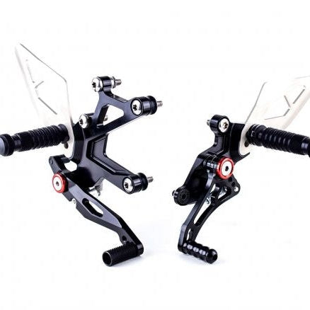 Commandes reculées aluminium noires Gilles Tooling Kawasaki Ninja 500/SE 2024-2025 